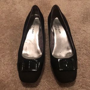 Extreme comfort!!!! Black Anne Klein buckle shoes